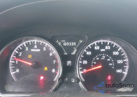 2015 Nissan Versa 1.6 Sv z USA, uszkodzony, nr VIN 3N1CN7AP1FL827488